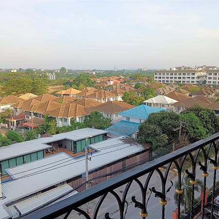 Seven Seas Condo Resort Beautiful Location Jomtien Beach Exterior photo