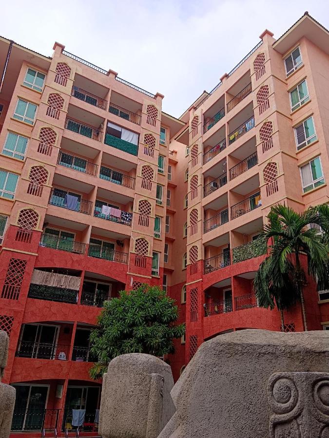 Seven Seas Condo Resort Beautiful Location Jomtien Beach Exterior photo