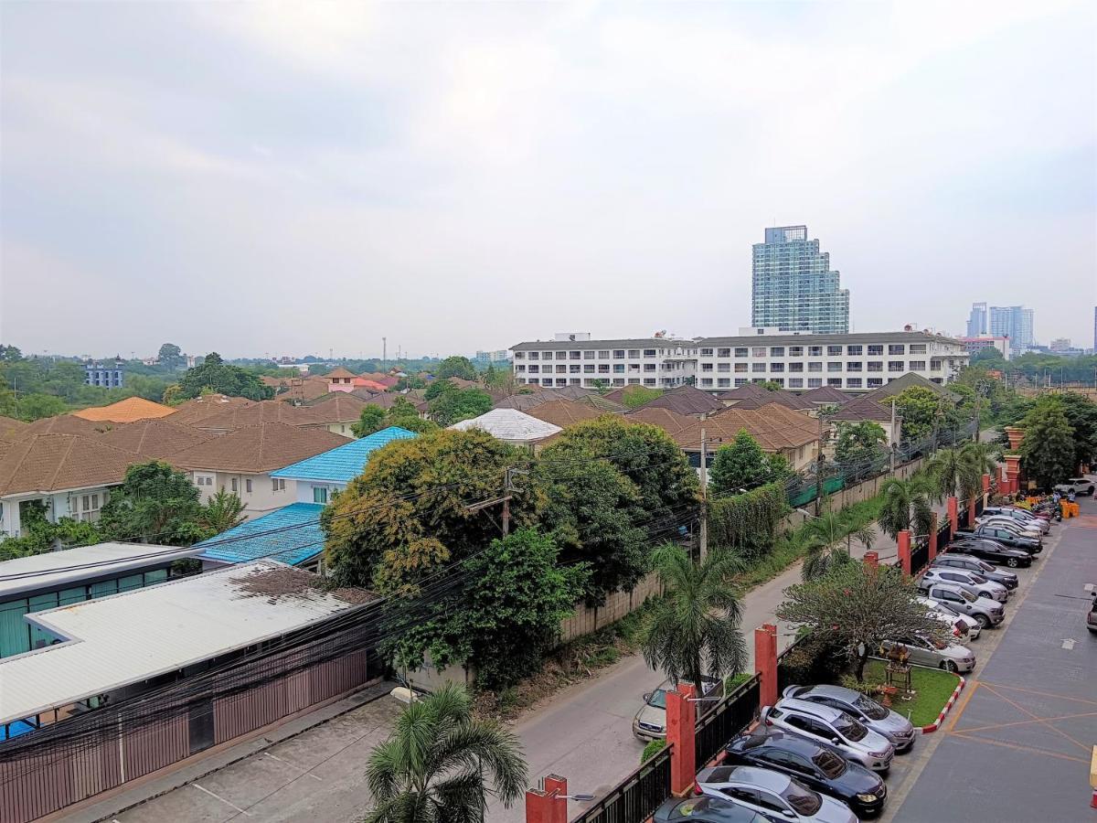 Seven Seas Condo Resort Beautiful Location Jomtien Beach Exterior photo