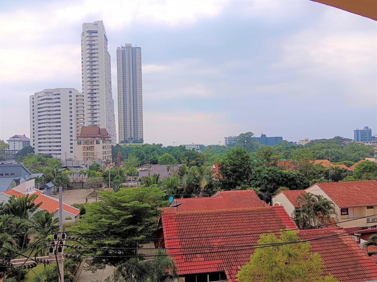 Seven Seas Condo Resort Beautiful Location Jomtien Beach Exterior photo